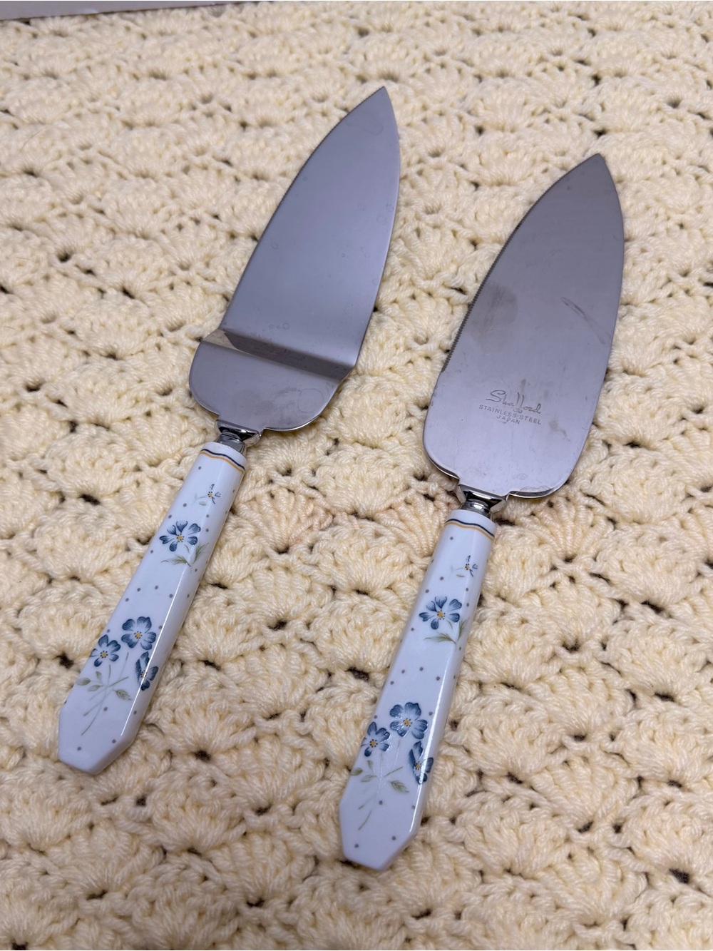 Lot Of 2 Vintage Shafford Pie Cake Dessert Server Stainless Ceramic Shell Handle